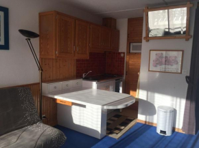 Studio pour 4/5 pers. avec balcon, accès pistes, casier à skis, parking, résidence avec ascenseur - FR-1-602-43